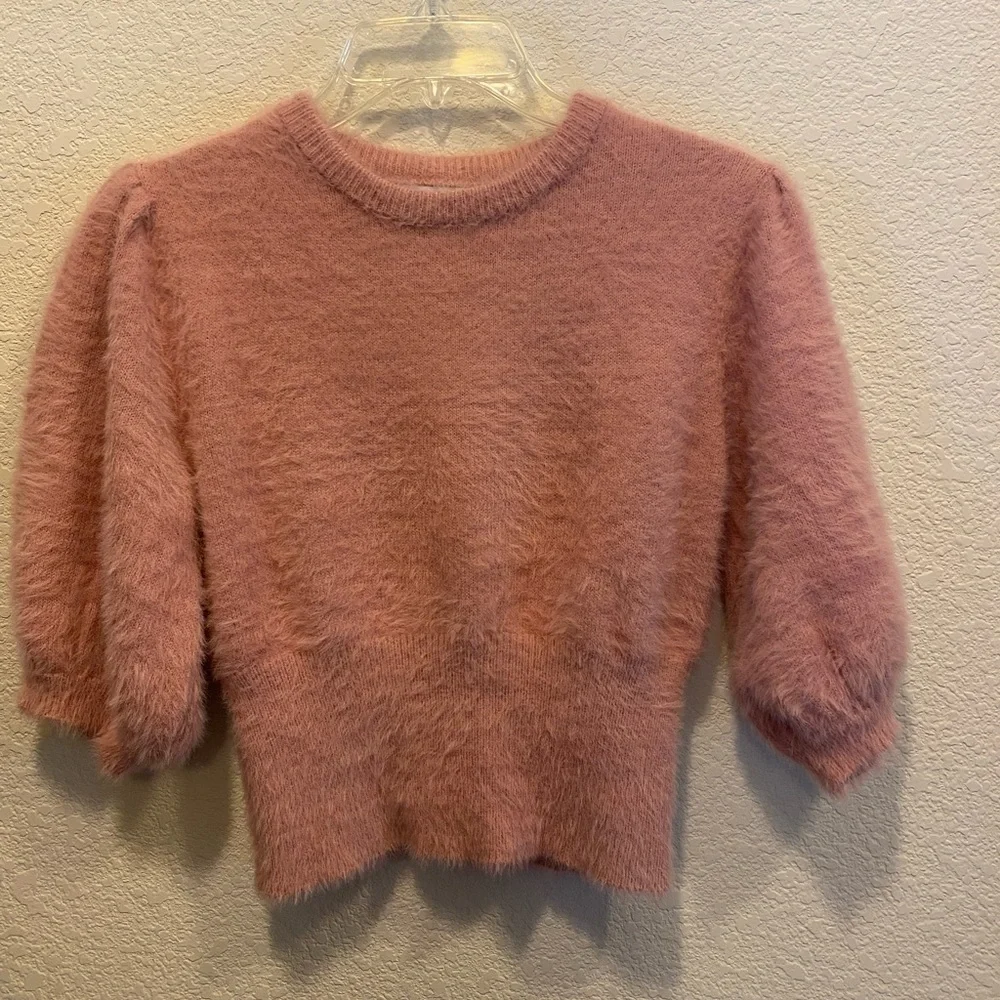 sweater - Picture 1 of 3
